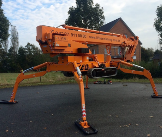 Raupen Arbeitsbühne